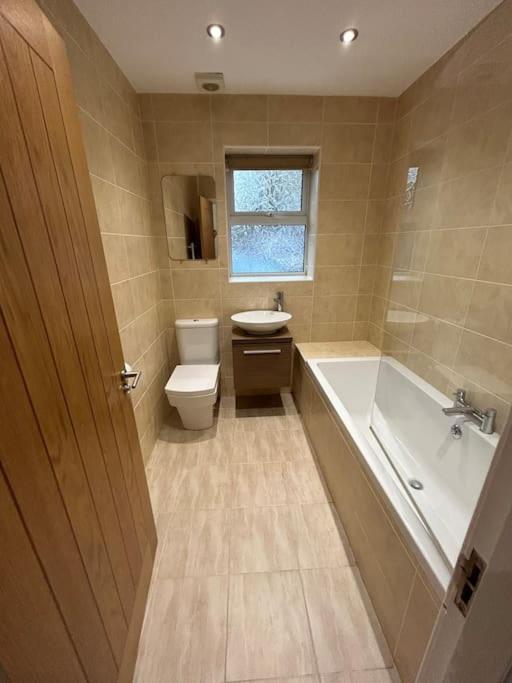 Spacious Central 2Bed Apartment Wilmslow Eksteriør bilde