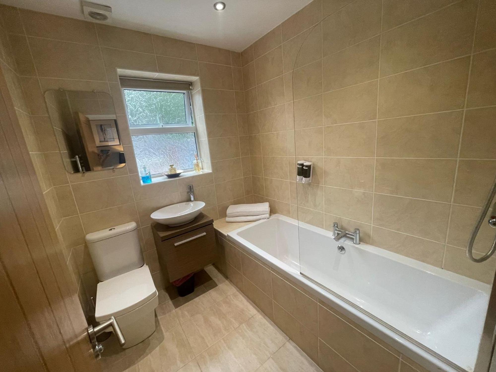 Spacious Central 2Bed Apartment Wilmslow Eksteriør bilde